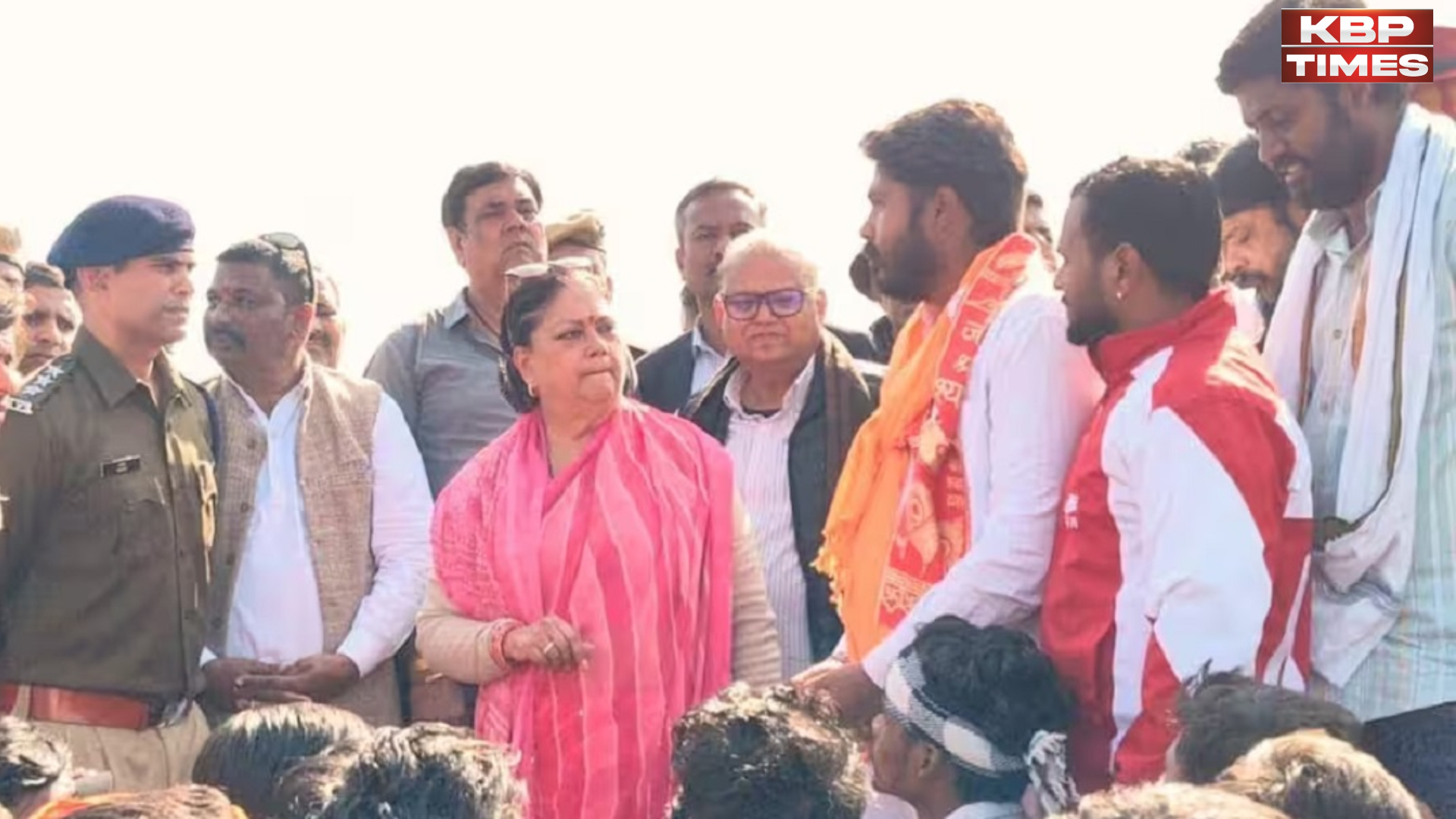 कोटा में गौरक्षकों ने रोका वसुंधरा राजे का काफिला, मृत गायों पर नाराजगी