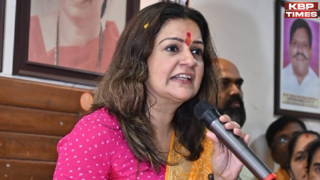UBT MP Priyanka Chaturvedi