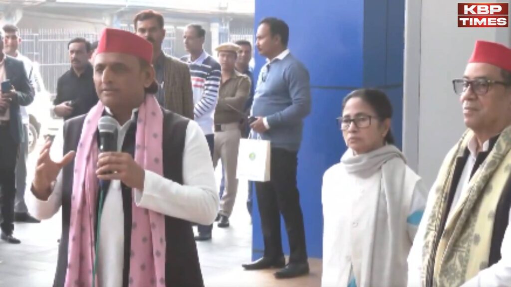 Akhilesh Yadav Mamta Banerjee