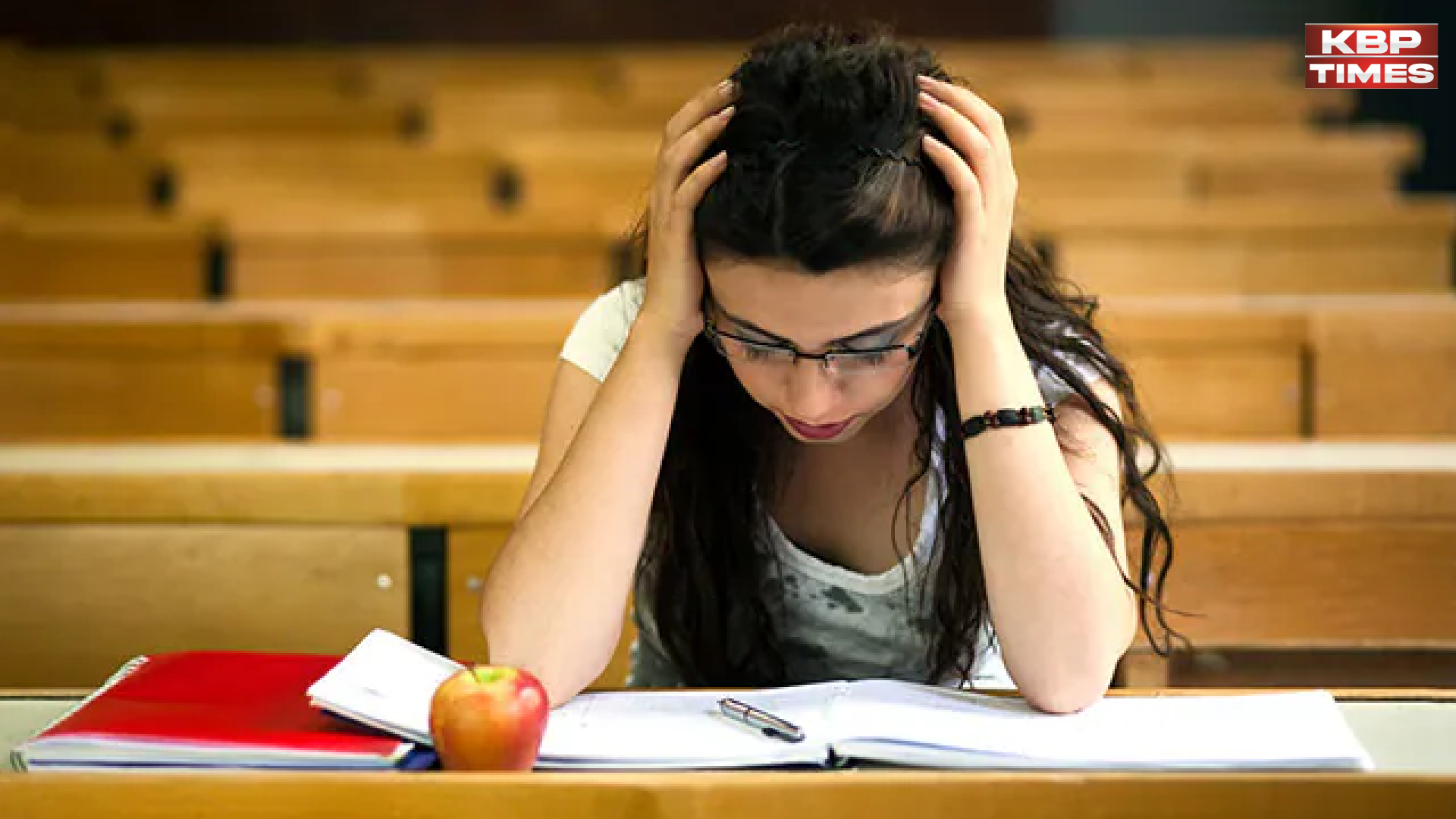 Exam Stress: कम करने के 7 आसान उपाय: स्मार्ट तैयारी से बनें टॉपर!