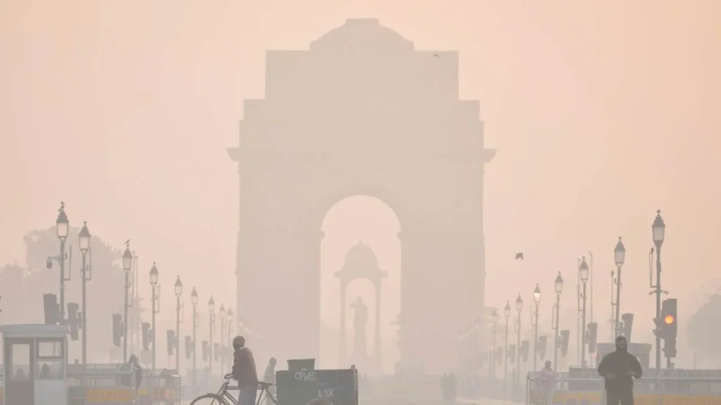 दिल्ली में AQI में आई गिरावट