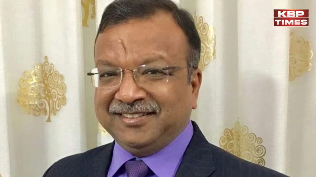 पूर्व IAS सुबोध अग्रवाल ने आखिरकार किया सरेंडर