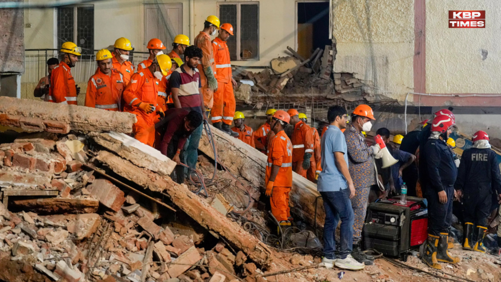 Delhi building collaps