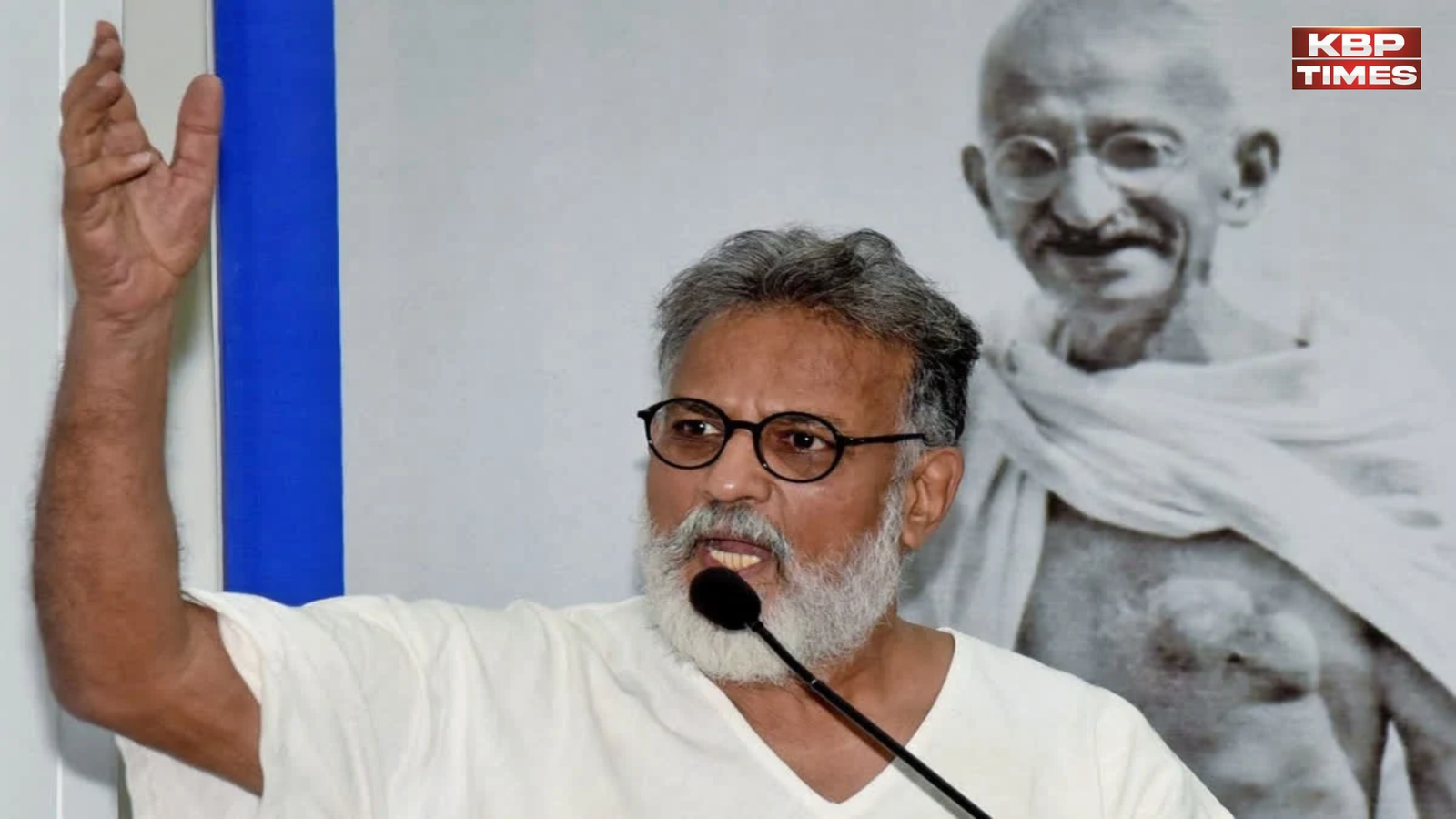 tushar gandhi arrest by mumbai police